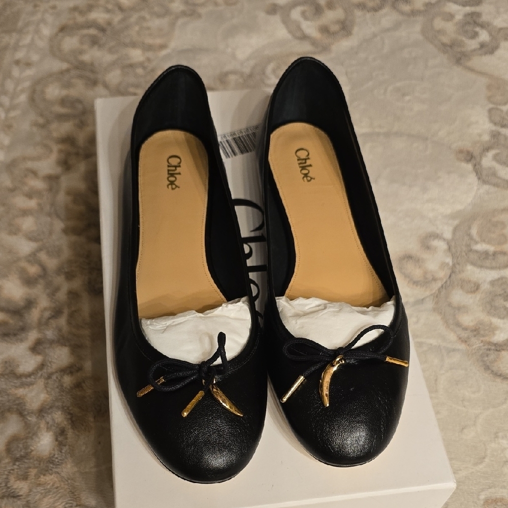 Chloe Black Leather Flats With Gold Details 39.5 Size